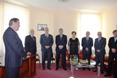 Президент Абхазии посетил посольство Южной Осетии